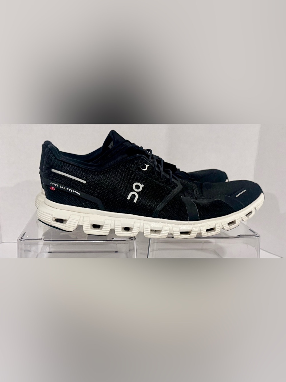 On Cloud 6 Men's Athletic Running Sneakers Size 10.5 Black with White